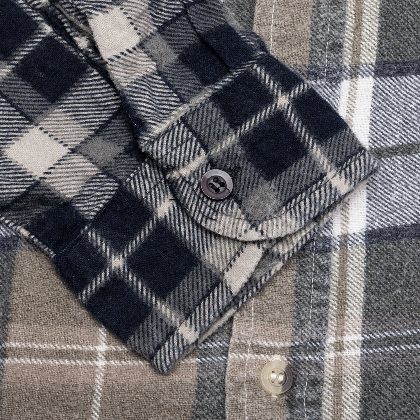 7 Cuts Flannel Shirt - Assorted
