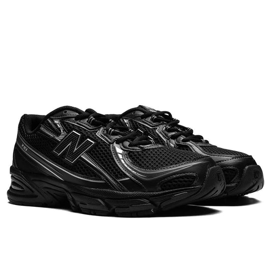 740 - Black/Silver Metallic