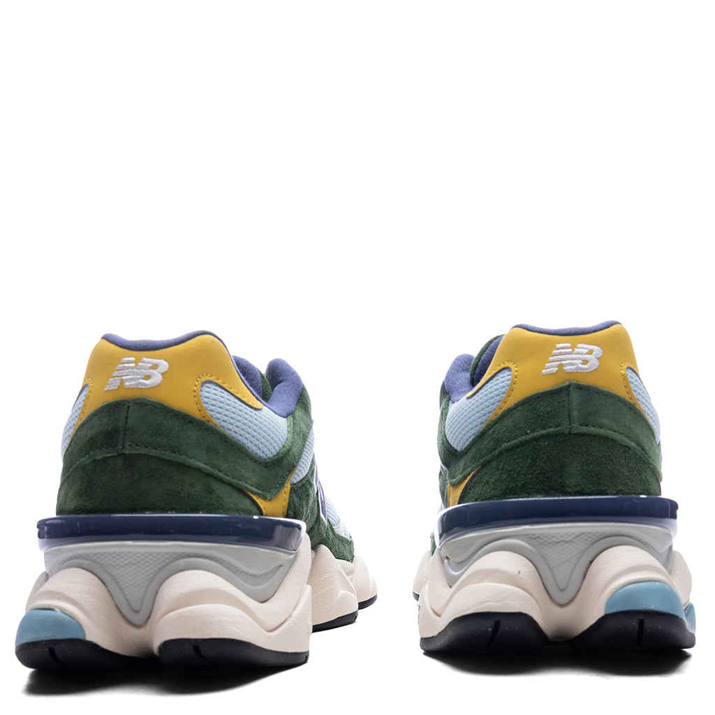 9060 - Dark Alpine Green/Frosted Glass