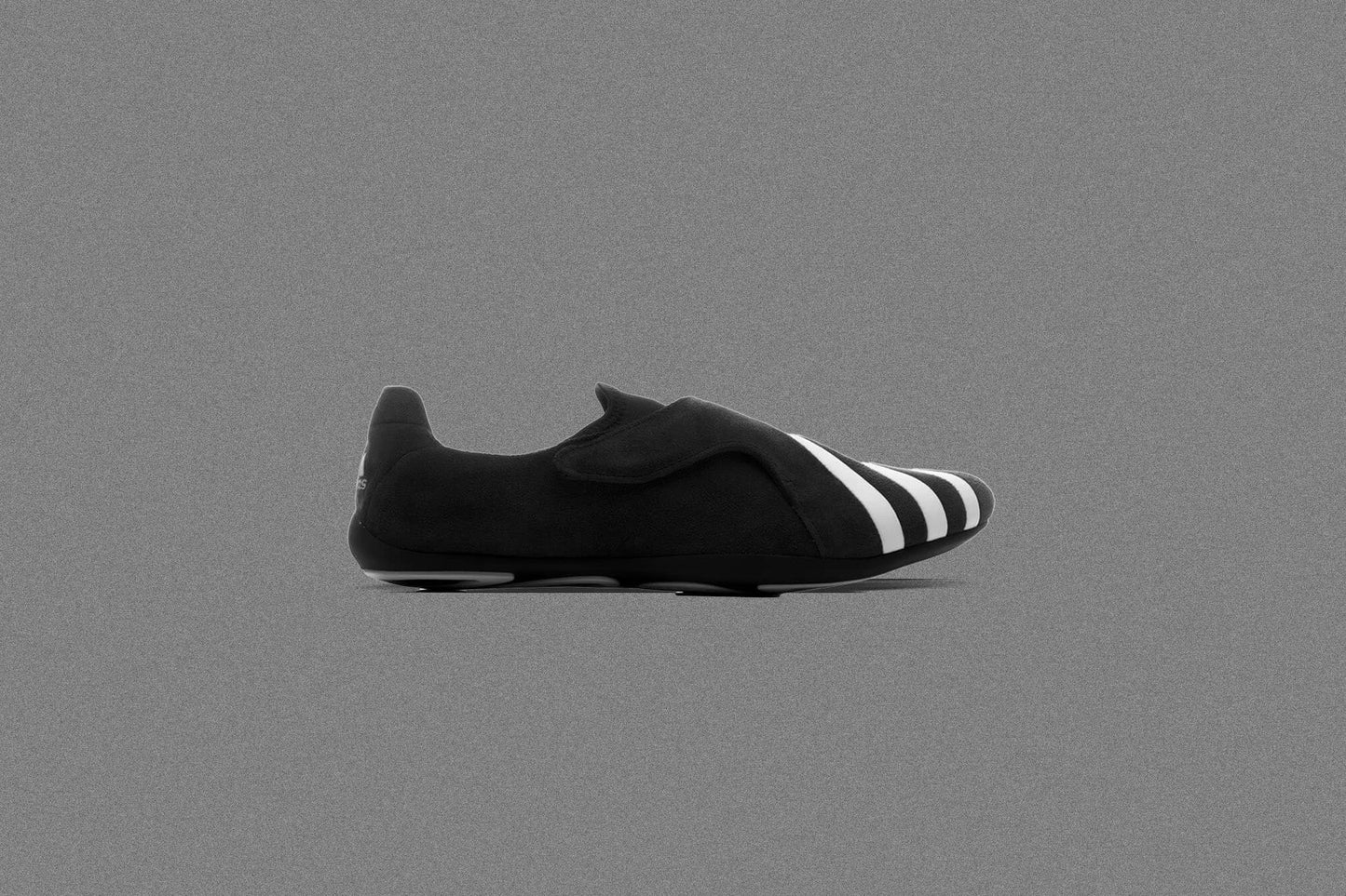 adidas Originals x Pharrell Williams Yoga Vario - Core Black/Footwear White/Core Black