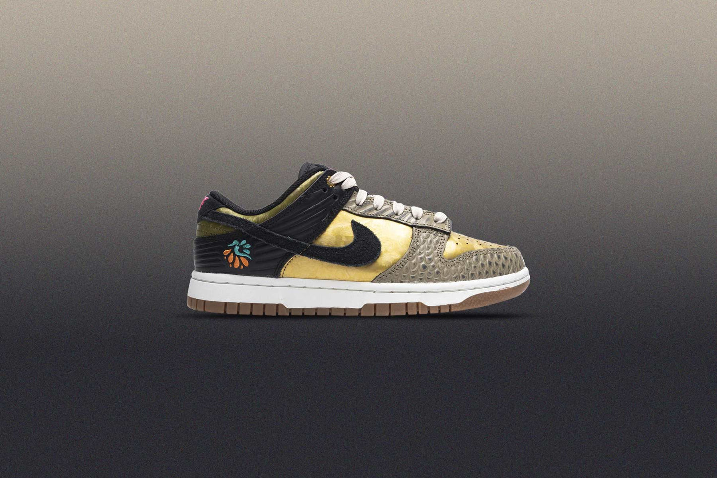 Women's Dunk Low 'Día De Muertos' - Black/Khaki/Metallic Gold