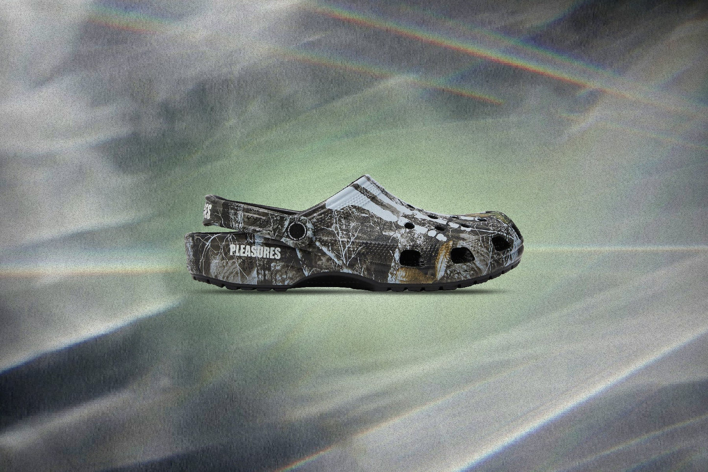 Pleasures x Crocs Classic Clog - Camo