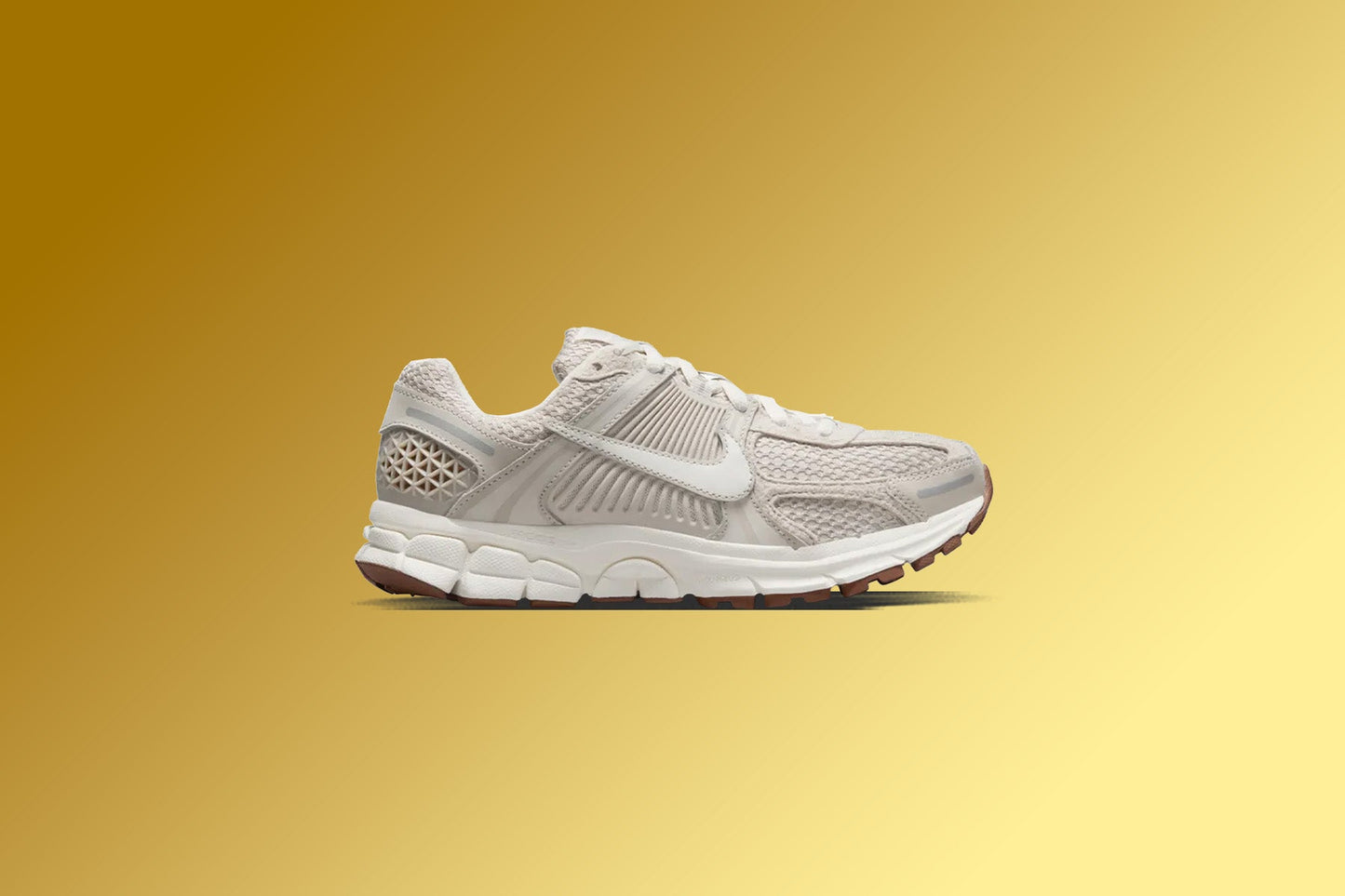 Women's Nike Vomero - Light Orewood Brown/Sail/Metallic Silver
