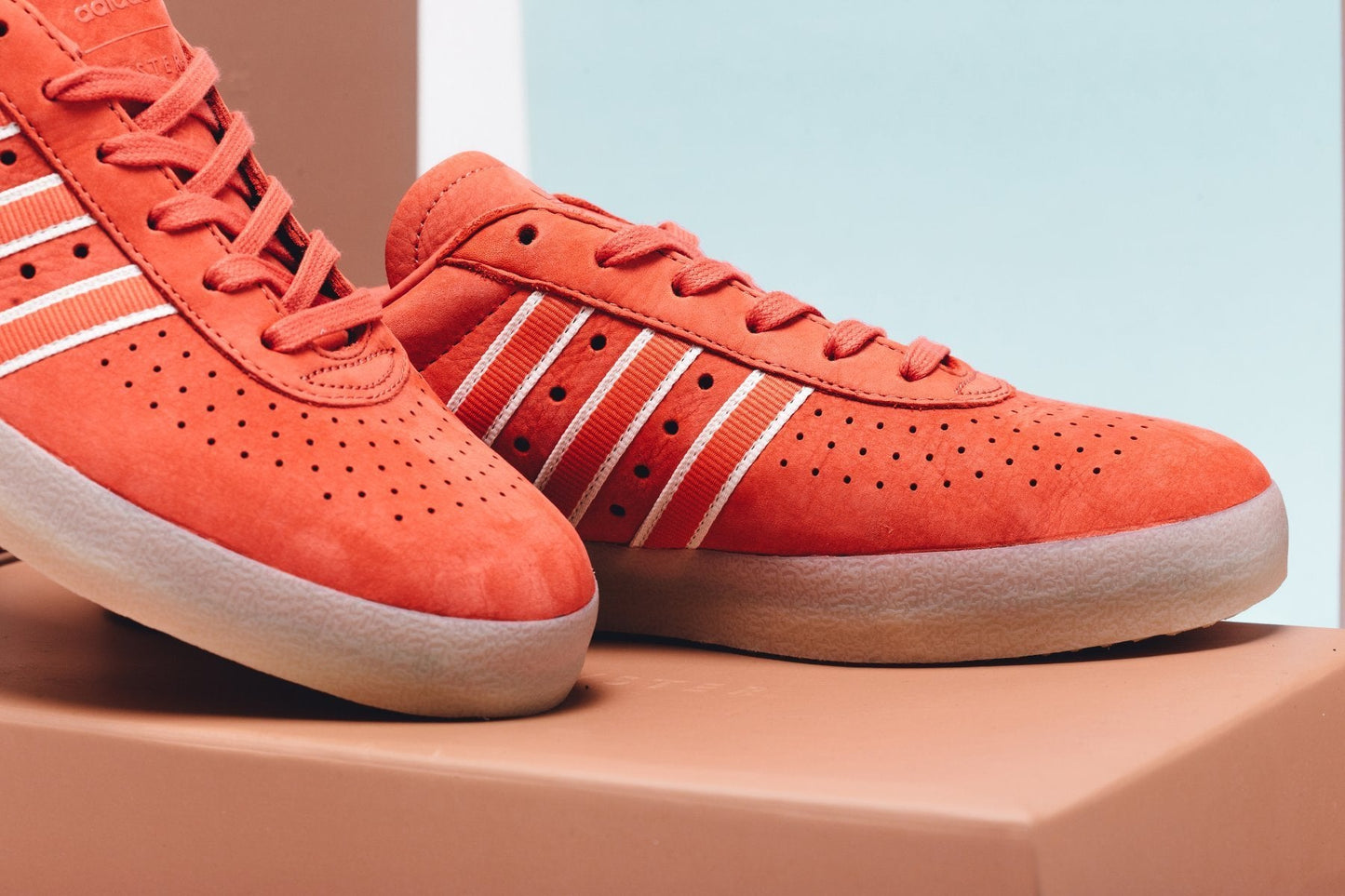 adidas Originals x Oyster Holdings 350 - Trace Scarlet/Core White/Gold