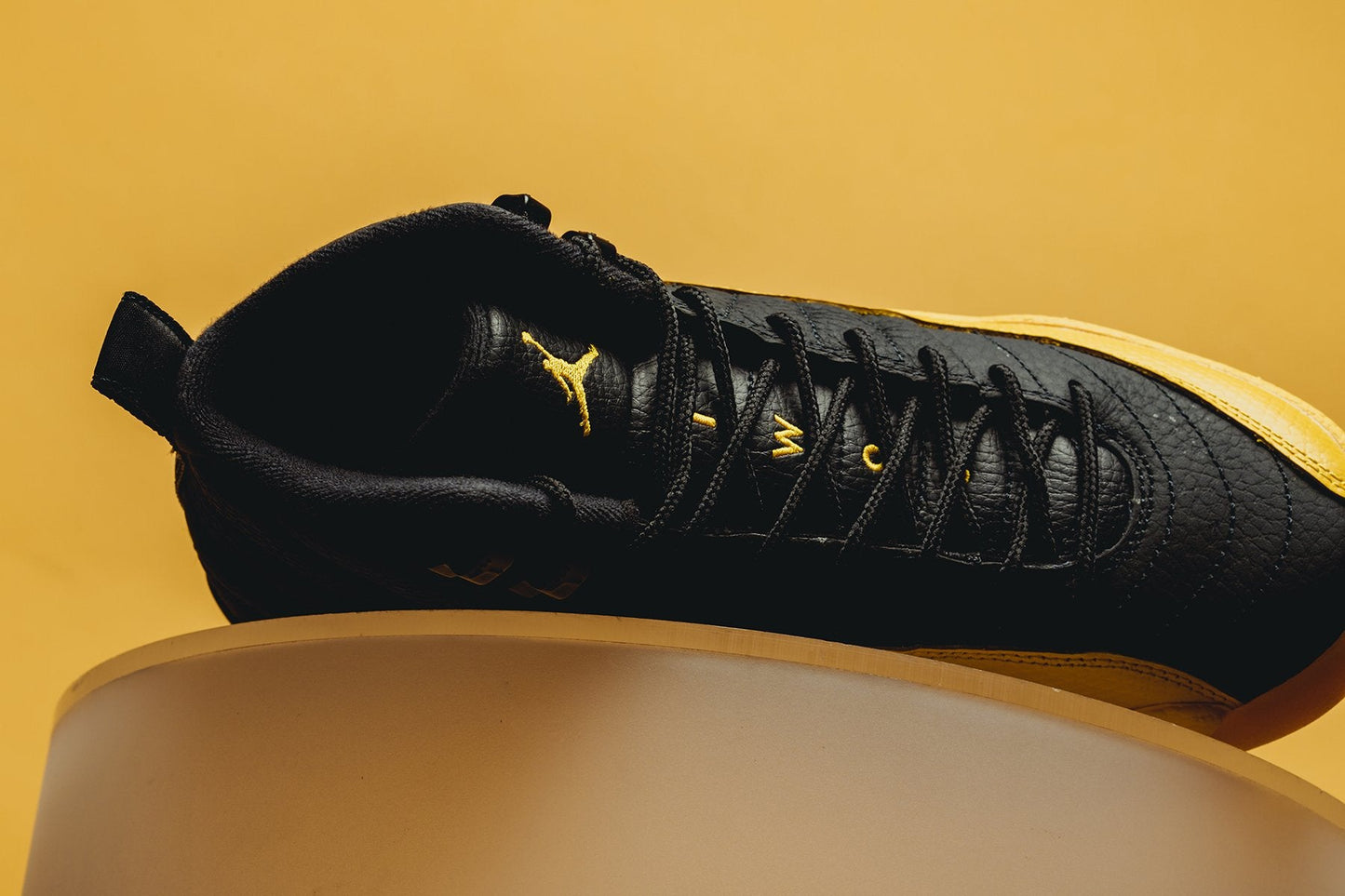 Air Jordan 12 Retro (GS) - Black/University Gold