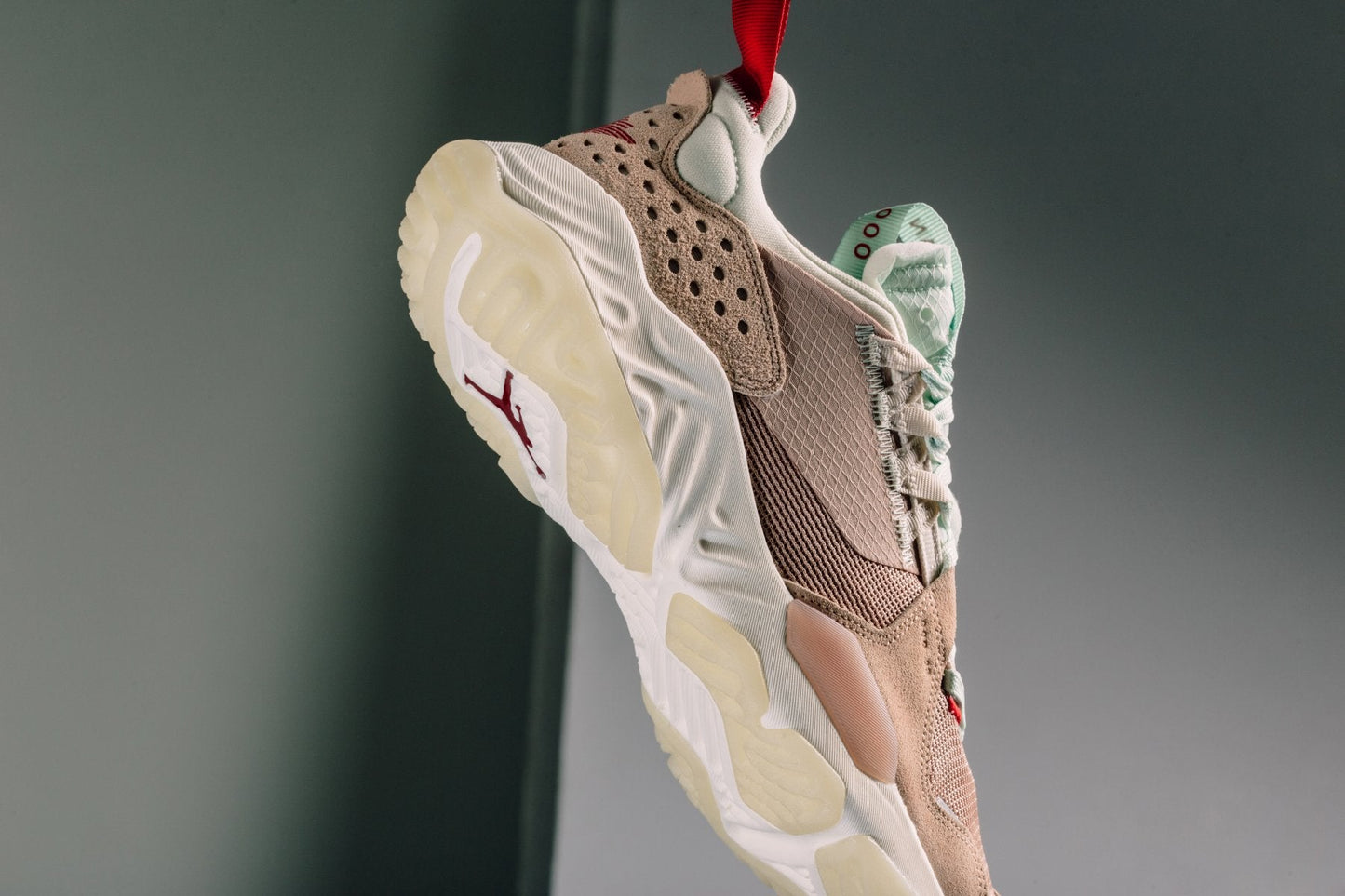 Delta - Vachetta Tan/Gym Red/Jade Aura
