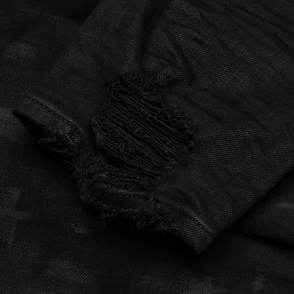 P001 - Black Oil Spill