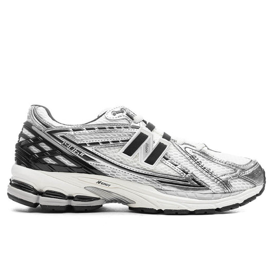 1906R - Silver Metallic/Black/Sea Salt