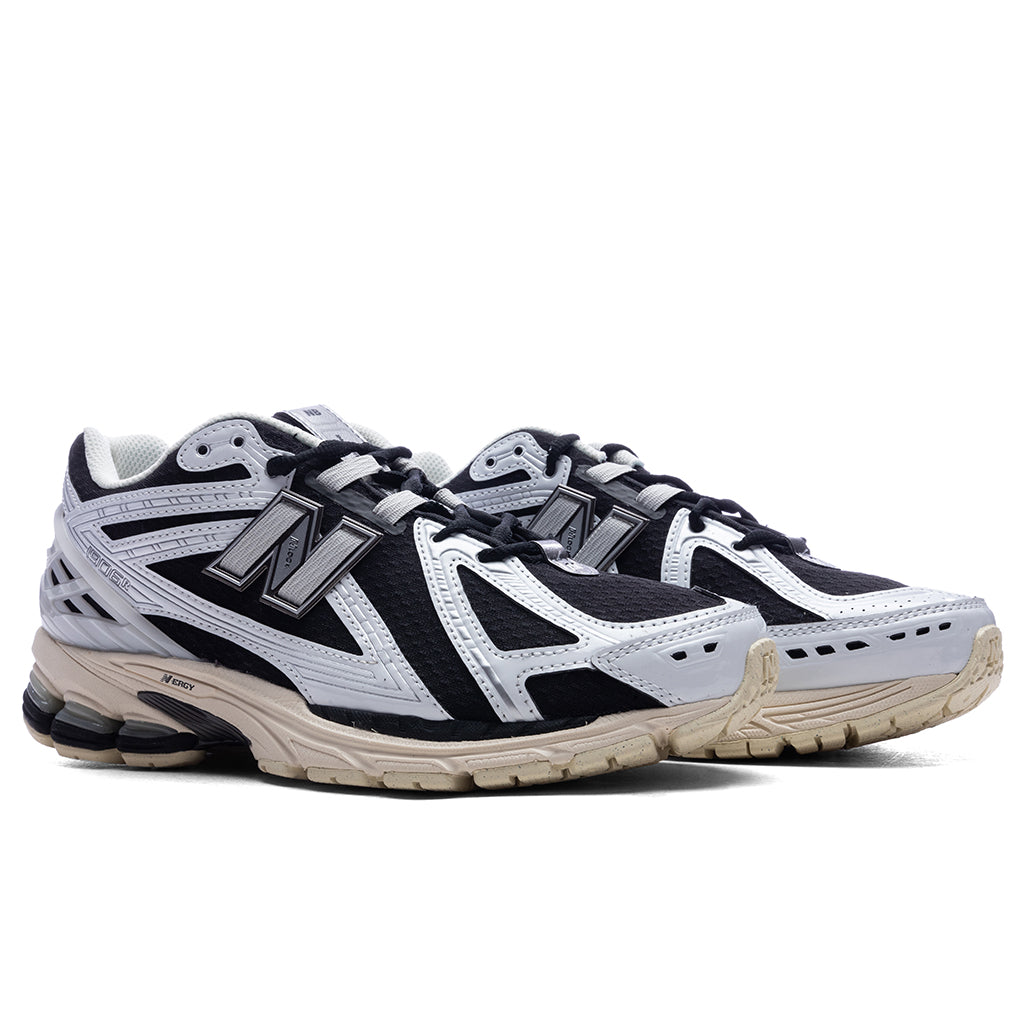 1906R - White/Black/Black Metallic