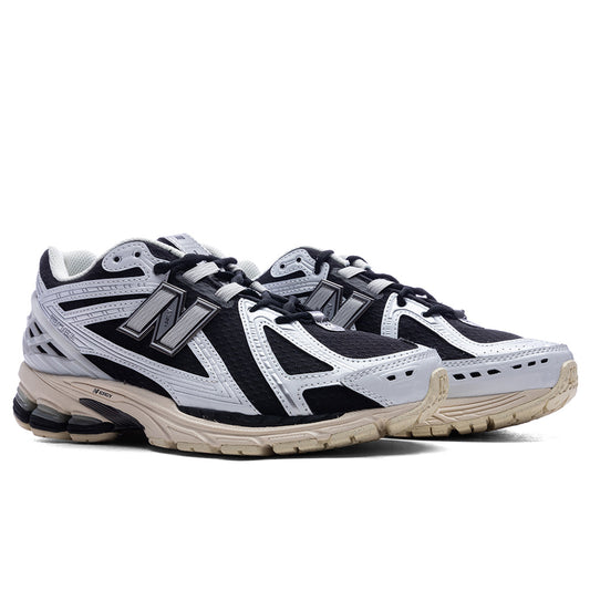 1906R - White/Black/Black Metallic