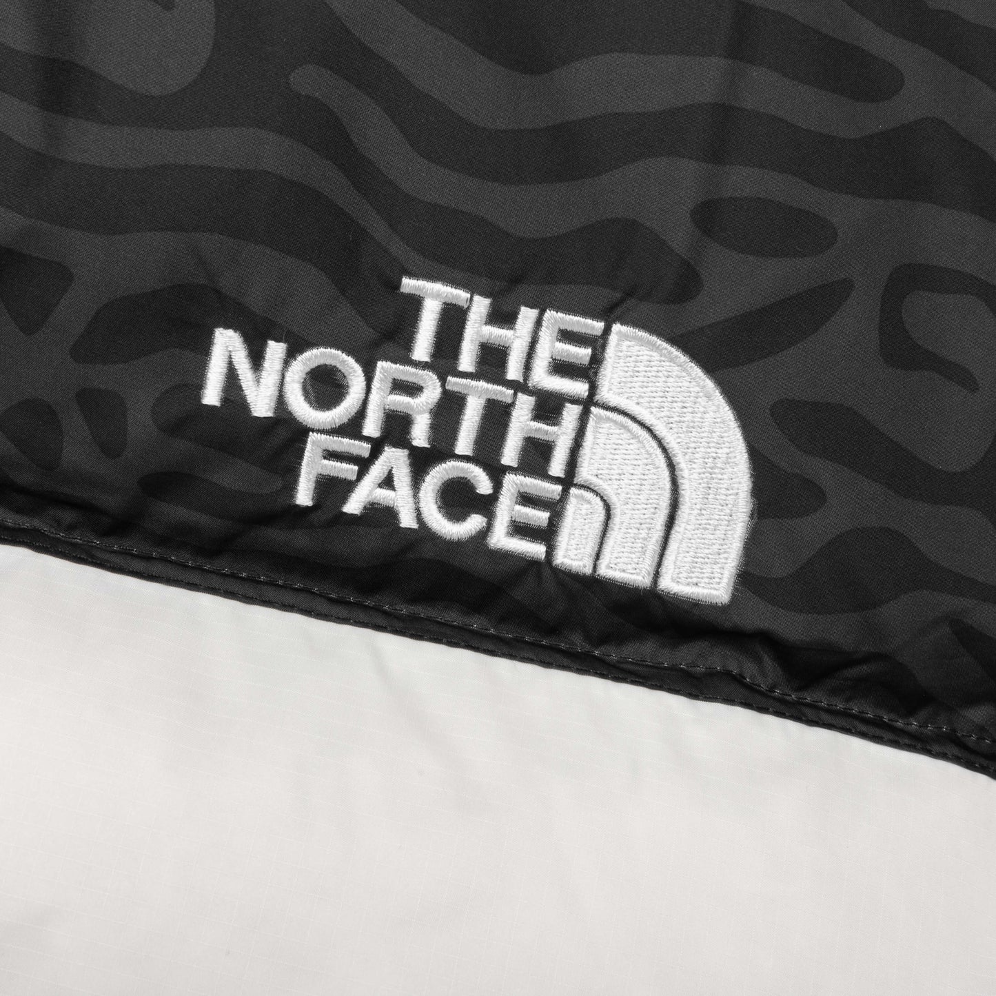 1996 Retro Nuptse Jacket - White Dune