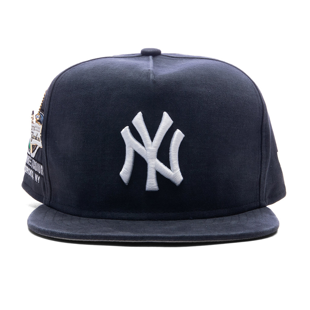 59FIFTY A-Frame Championship Side Flag - New York Yankees
