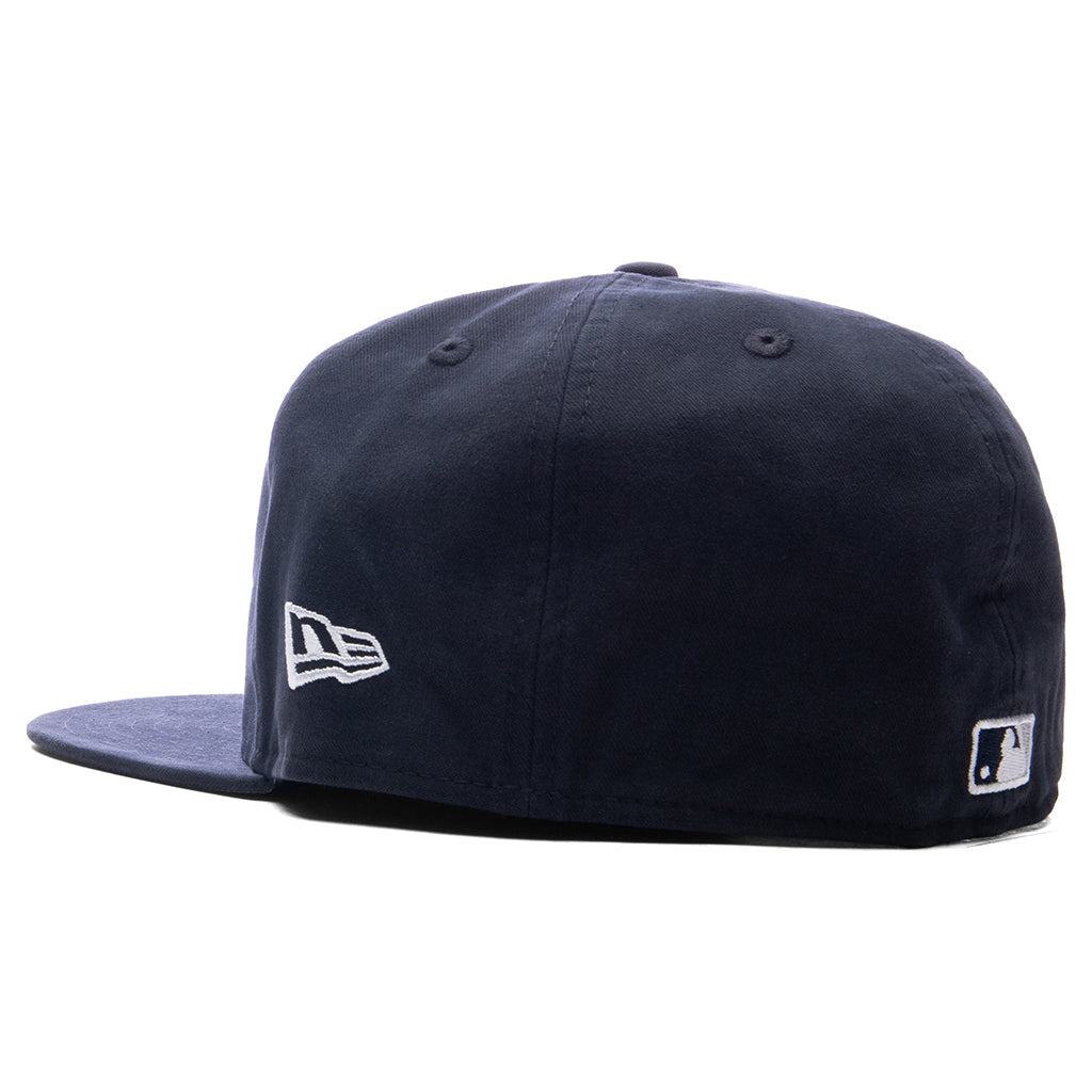 59FIFTY A-Frame Championship Side Flag - New York Yankees