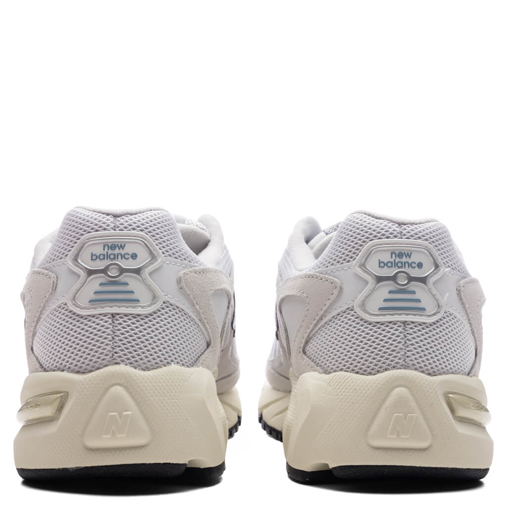725 - White/Reflection/Metallic Silver