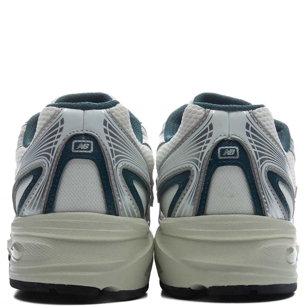740 - Medusa Green/Angora
