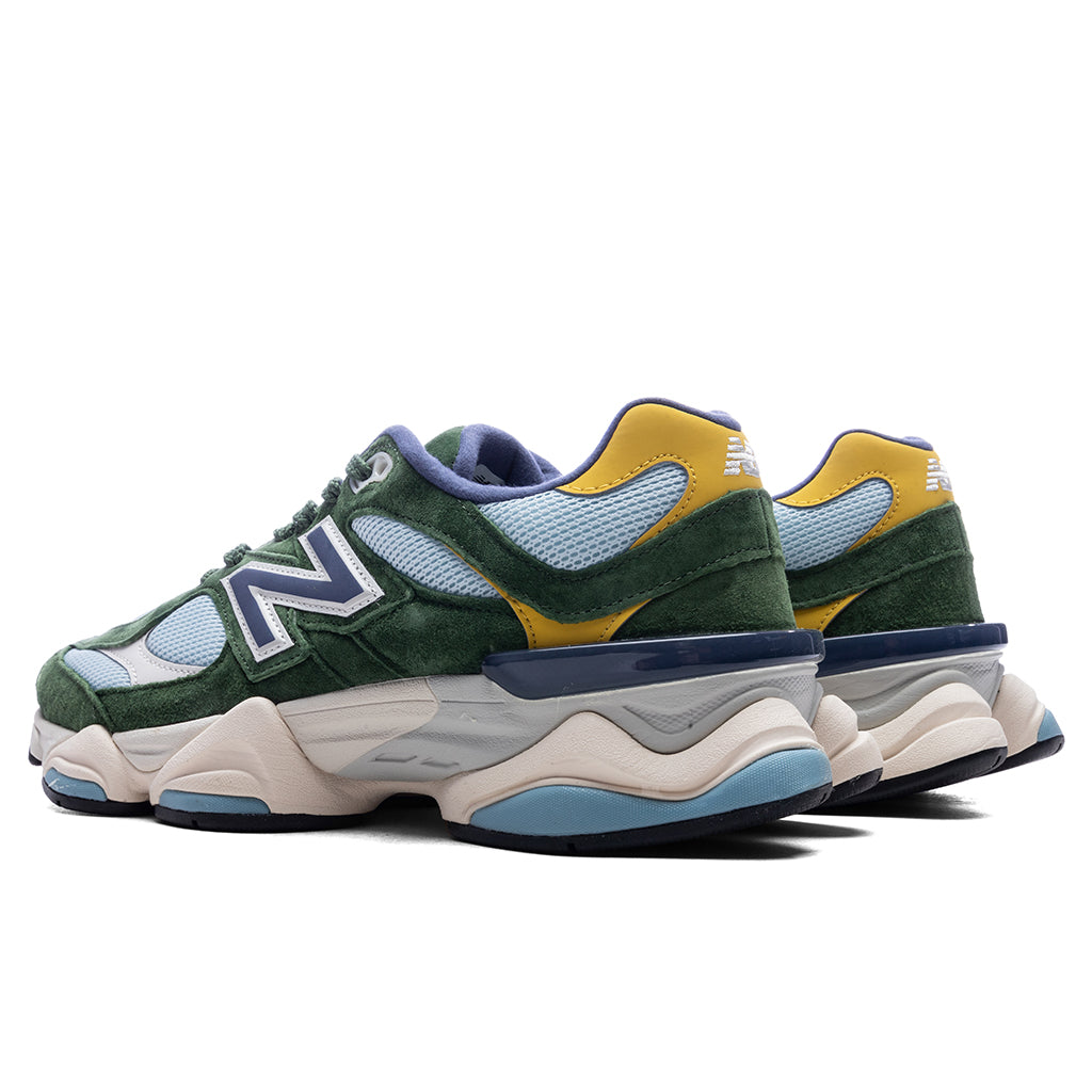 9060 - Dark Alpine Green/Frosted Glass