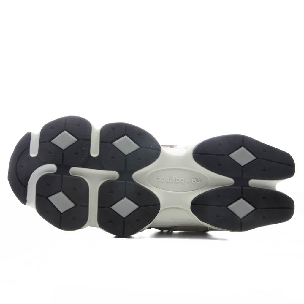 9060 - Mindful Grey/Dark Olivine