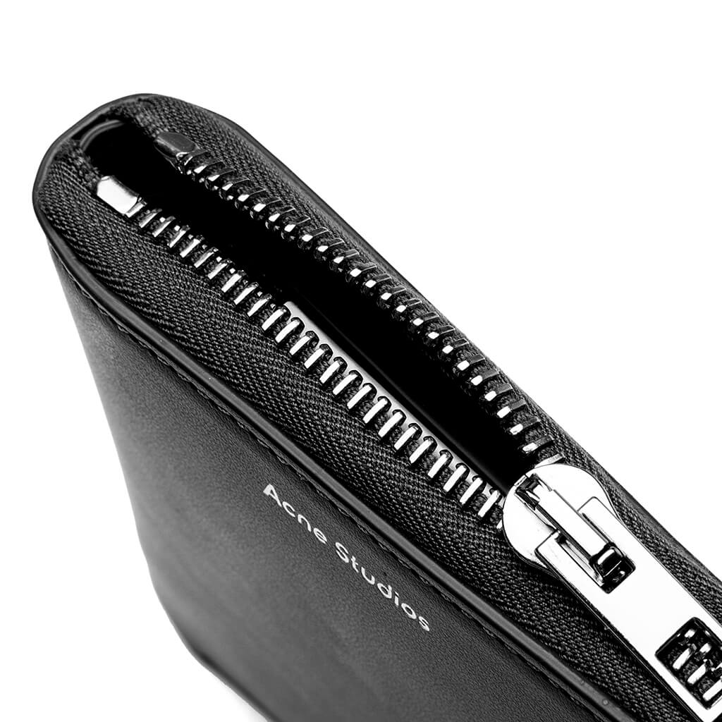 Zipped Wallet - Black