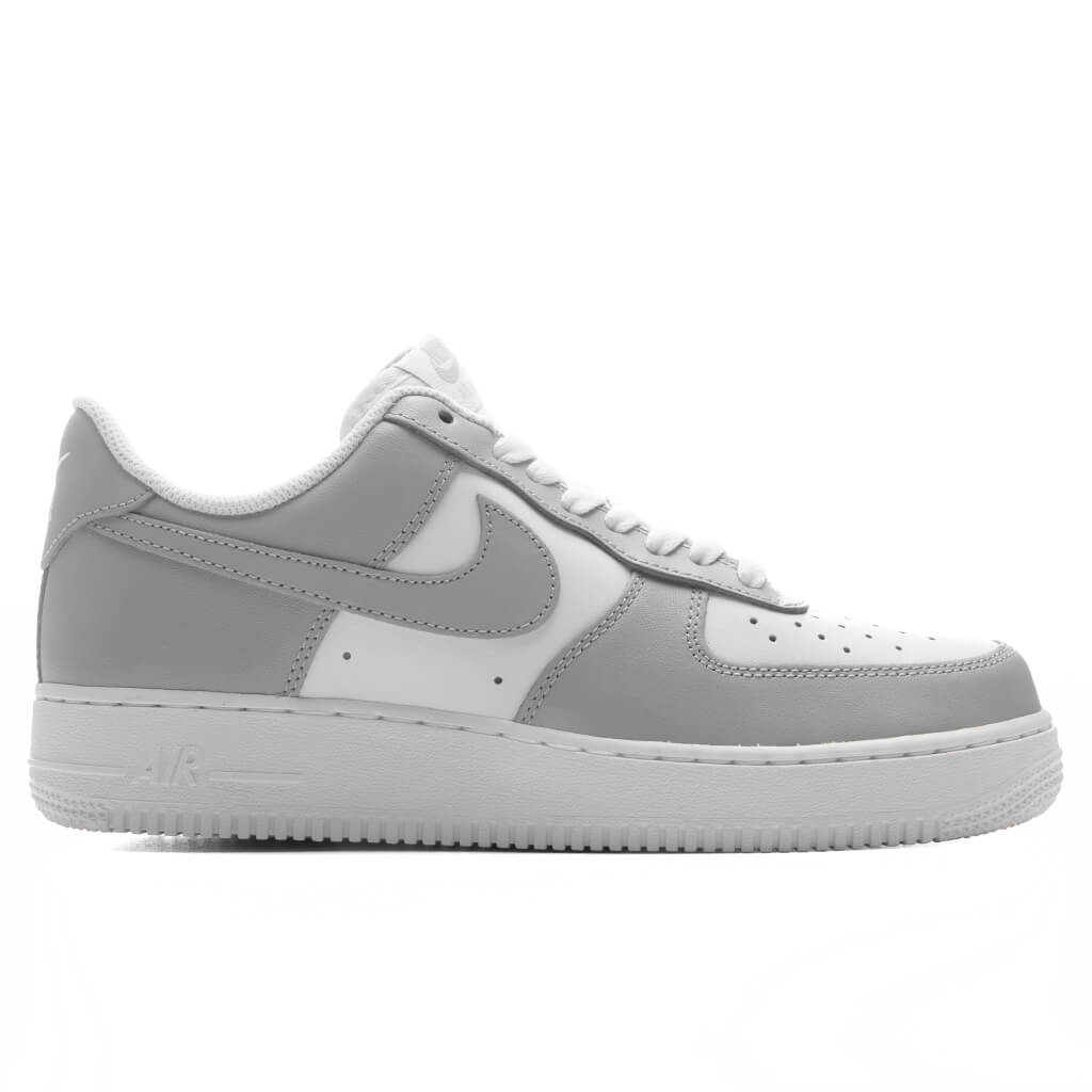 Air Force 1 '07 - White/Light Smoke Grey