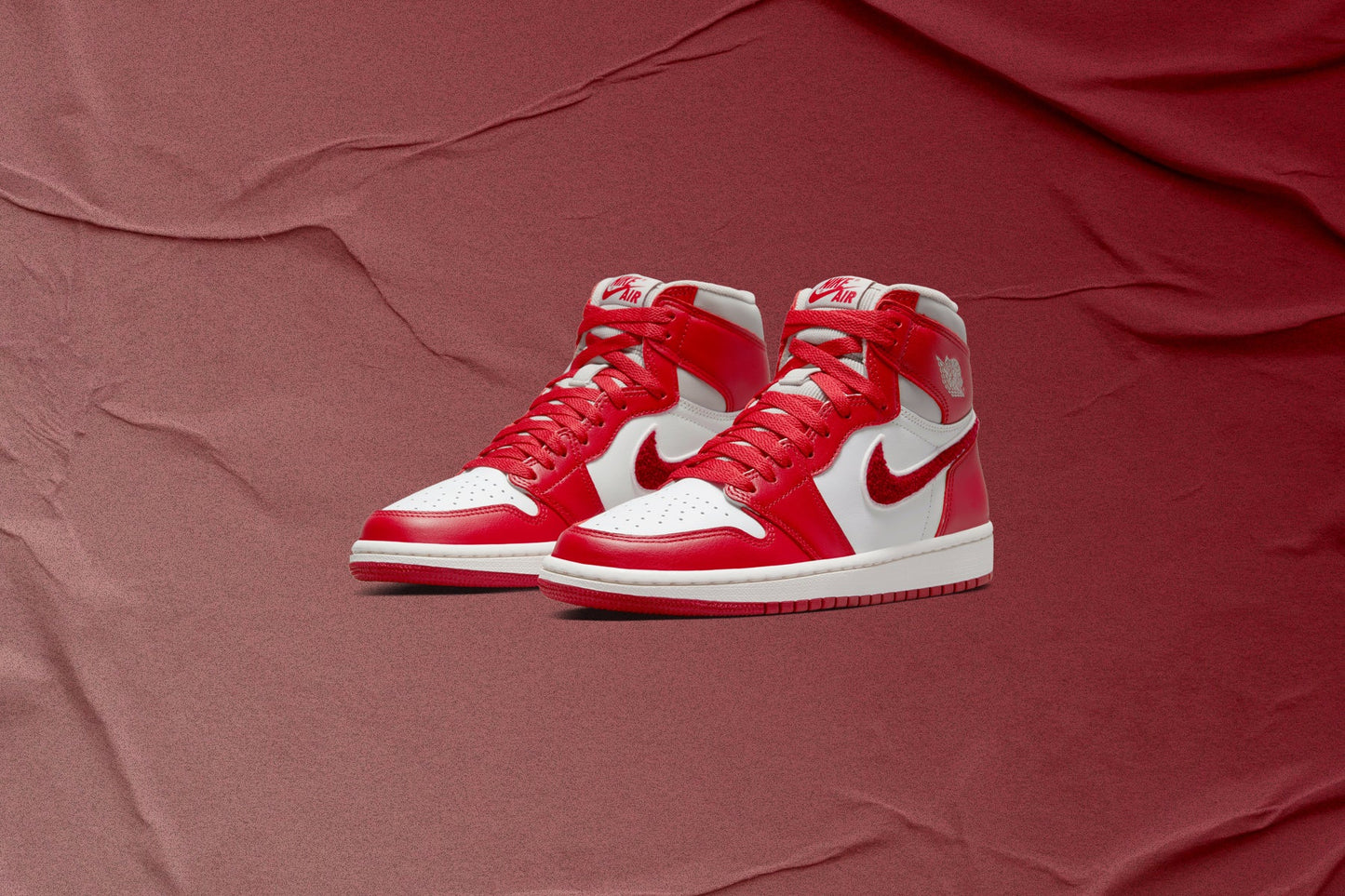 Women's Air Jordan 1 Retro High OG 'Varsity Red' - Light Iron Ore/Varsity Red/Sail