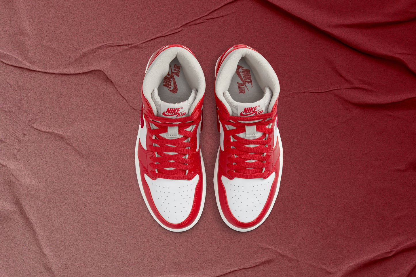Women's Air Jordan 1 Retro High OG 'Varsity Red' - Light Iron Ore/Varsity Red/Sail
