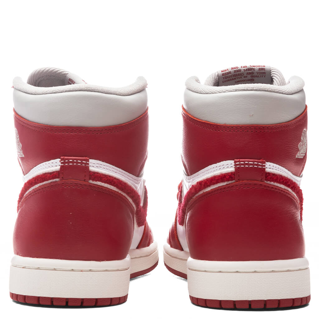 Women's Air Jordan 1 Retro High OG 'Varsity Red' - Light Iron Ore/Varsity Red/Sail