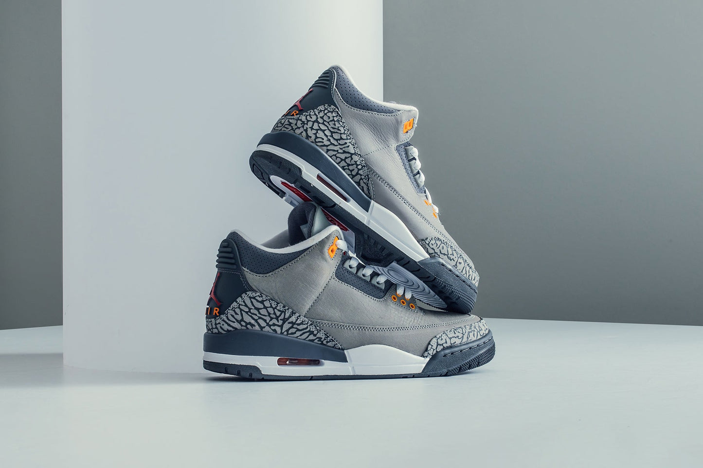 Air Jordan 3 Retro "Cool Grey" - Silver/Sport Red