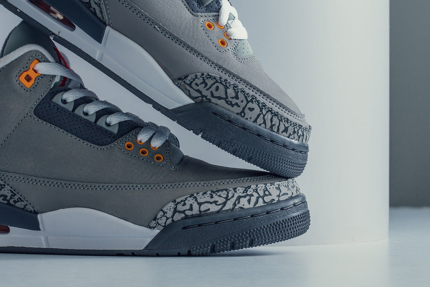 Air Jordan 3 Retro (GS) "Cool Grey" - Silver/Sport Red