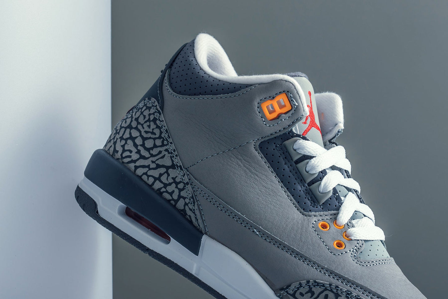 Air Jordan 3 Retro (GS) "Cool Grey" - Silver/Sport Red