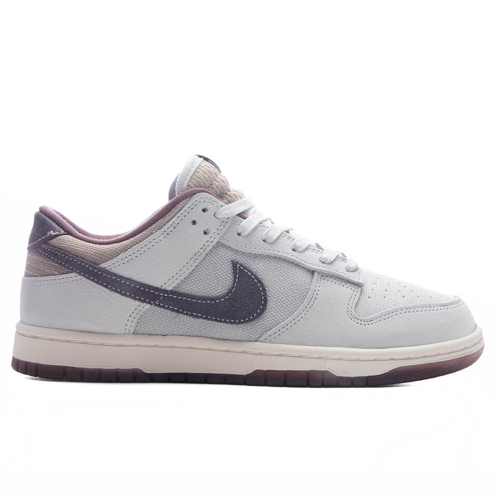 Dunk Low Retro SE - Off White/Dark Raisin/Spruce Aura
