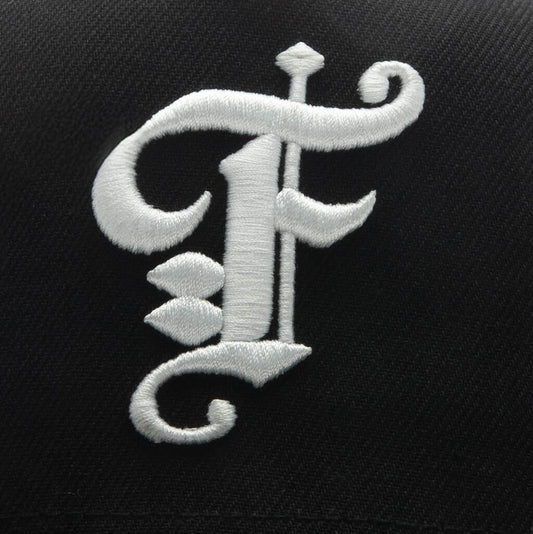 Feature x New Era 59FORTY Curved A-Frame Old English F - Black