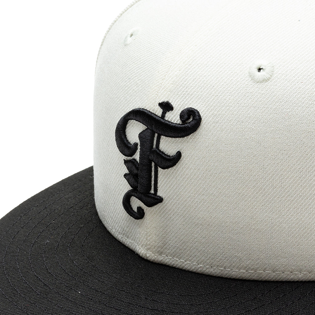 Feature x New Era OE Fitted Cap - Off-White/Black