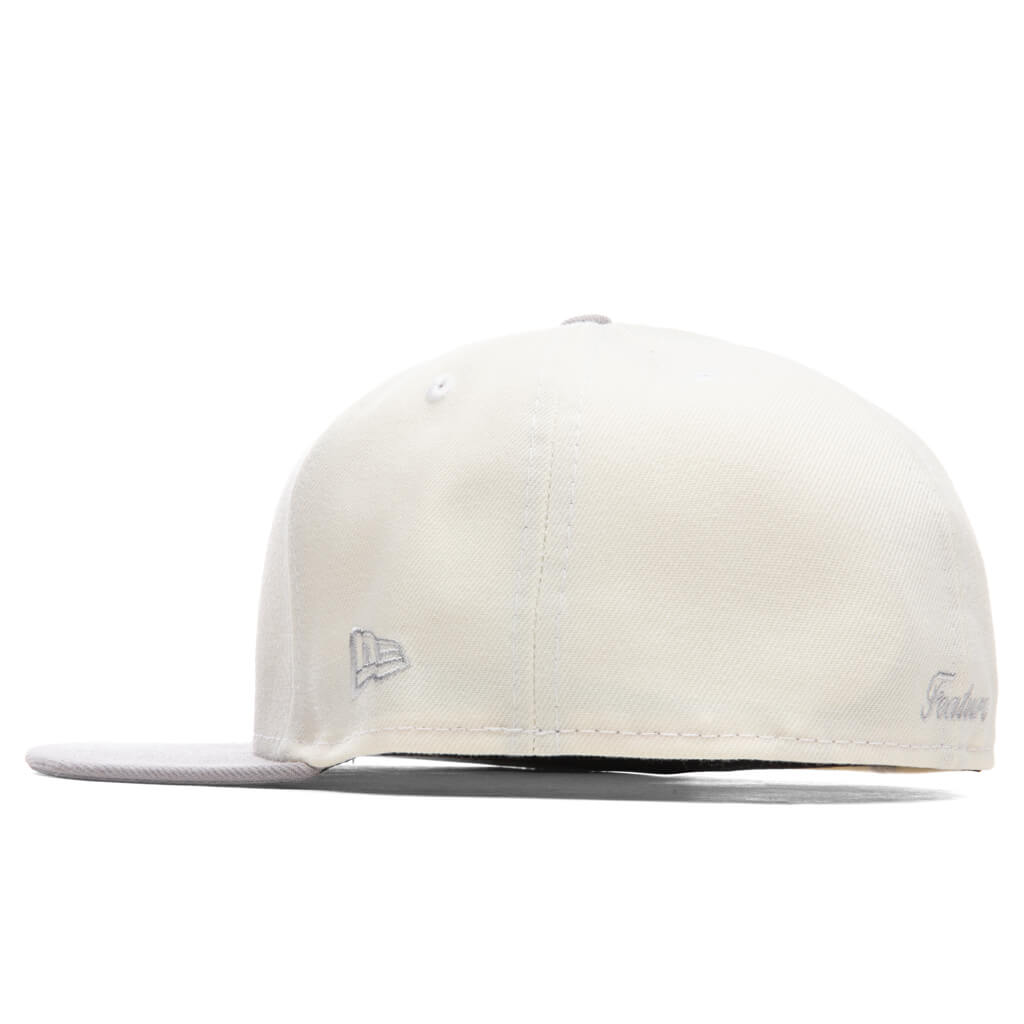 Feature x New Era OE Fitted Cap - Off-White/Grey