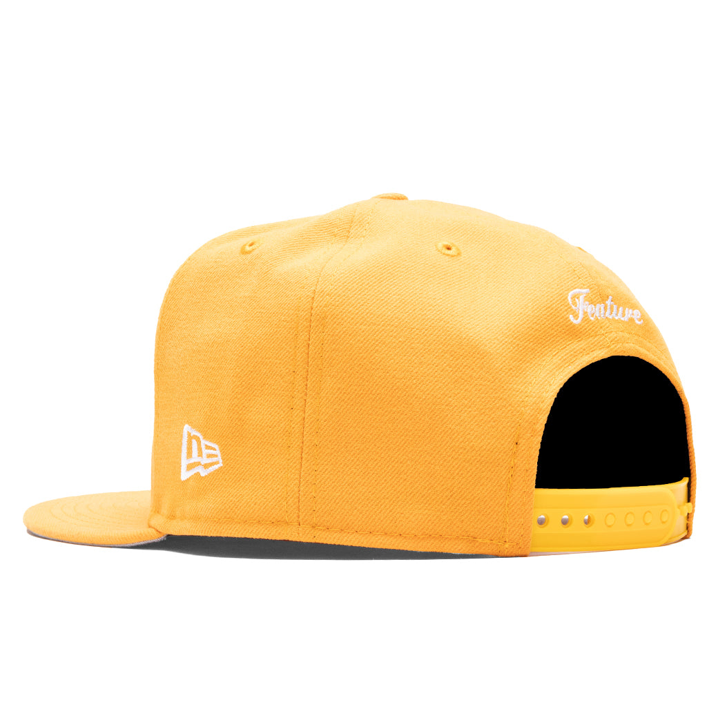 Feature x New Era Old English F Snapback Hat w/ Pin - Regular Gold