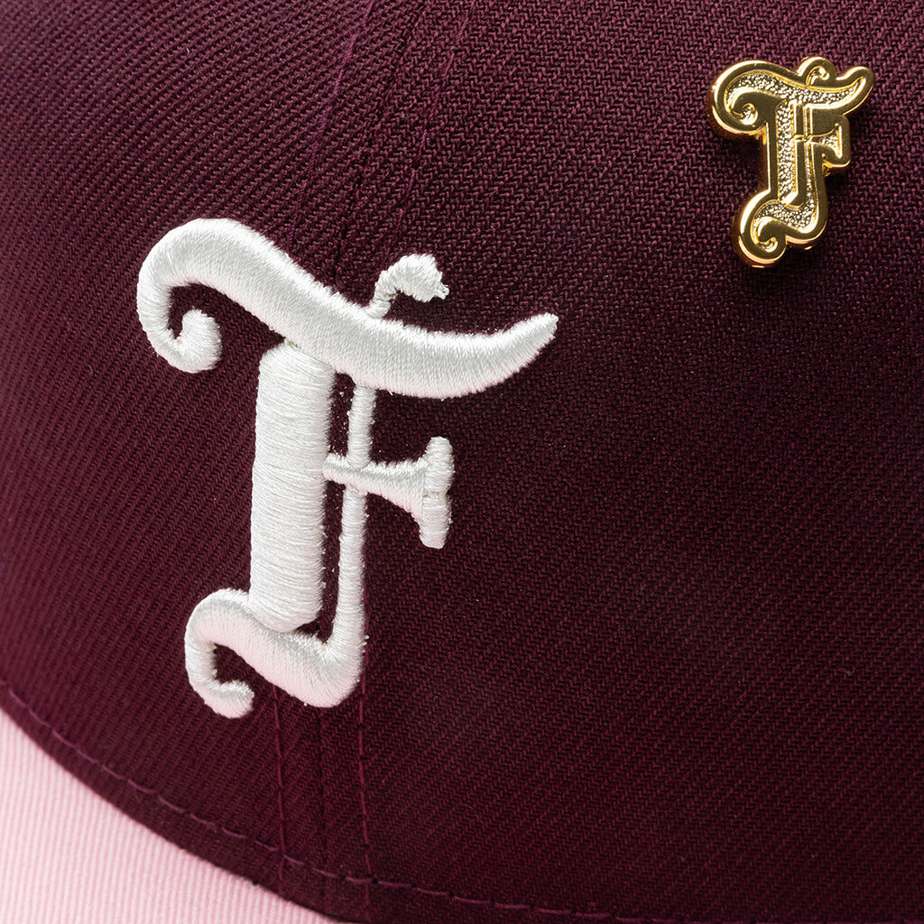 Feature x New Era Old English F Snapback - Cardinal/Pink