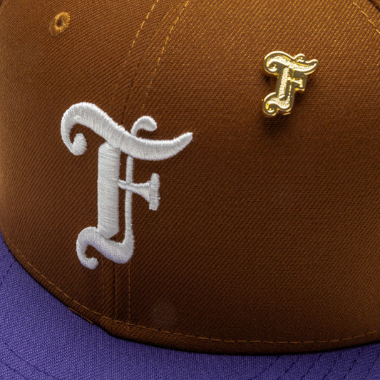 Feature x New Era Old English F Snapback - Peanut/New Orchid