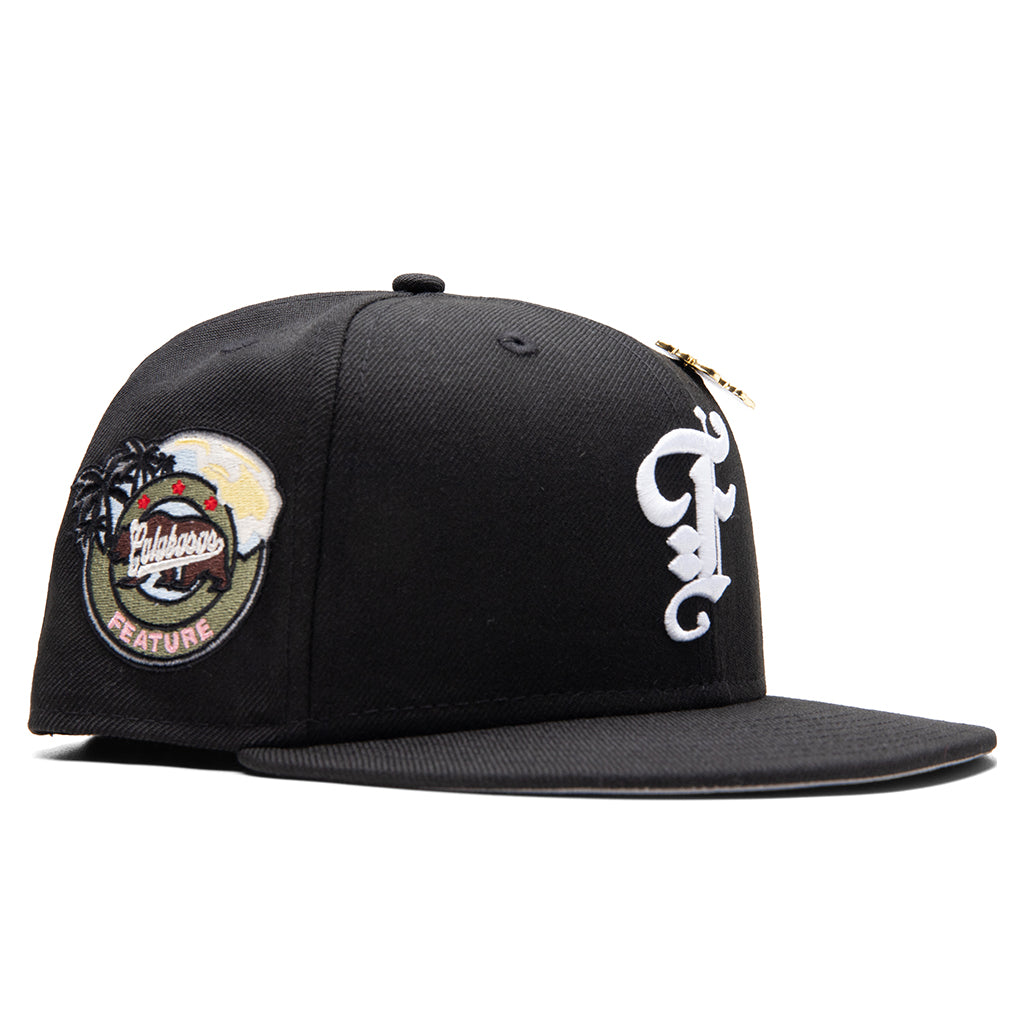 Feature x New Era 59FIFTY Fitted Old English F Calabasas - Black/White