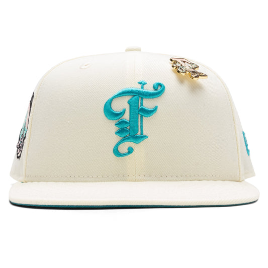 Feature x New Era 59FIFTY Fitted Old English F La Jolla - Chrome White/Aqua