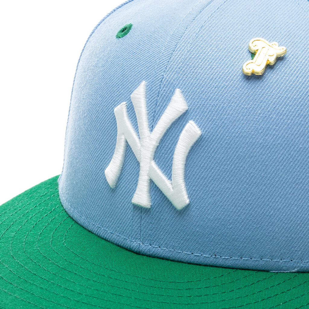 Feature x New Era "Earth" New York Yankee's Fitted - Birdseye Blue/Kelly Green