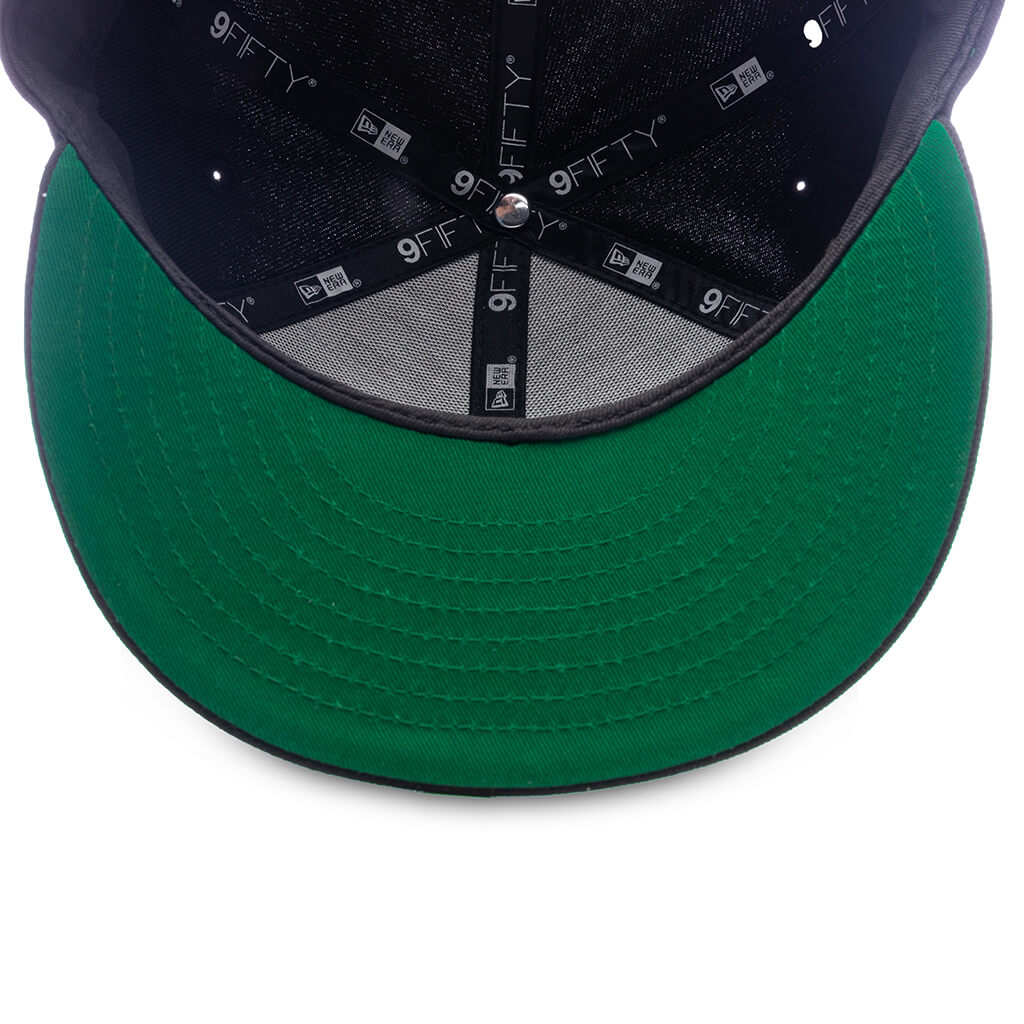 Feature x New Era Old English F Snapback Hat w/ Pin - Black
