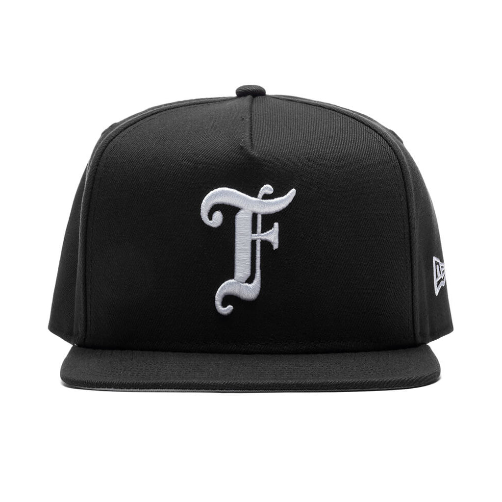 Feature x New Era 9FIFTY Curved A-Frame Old English F Snapback - Black