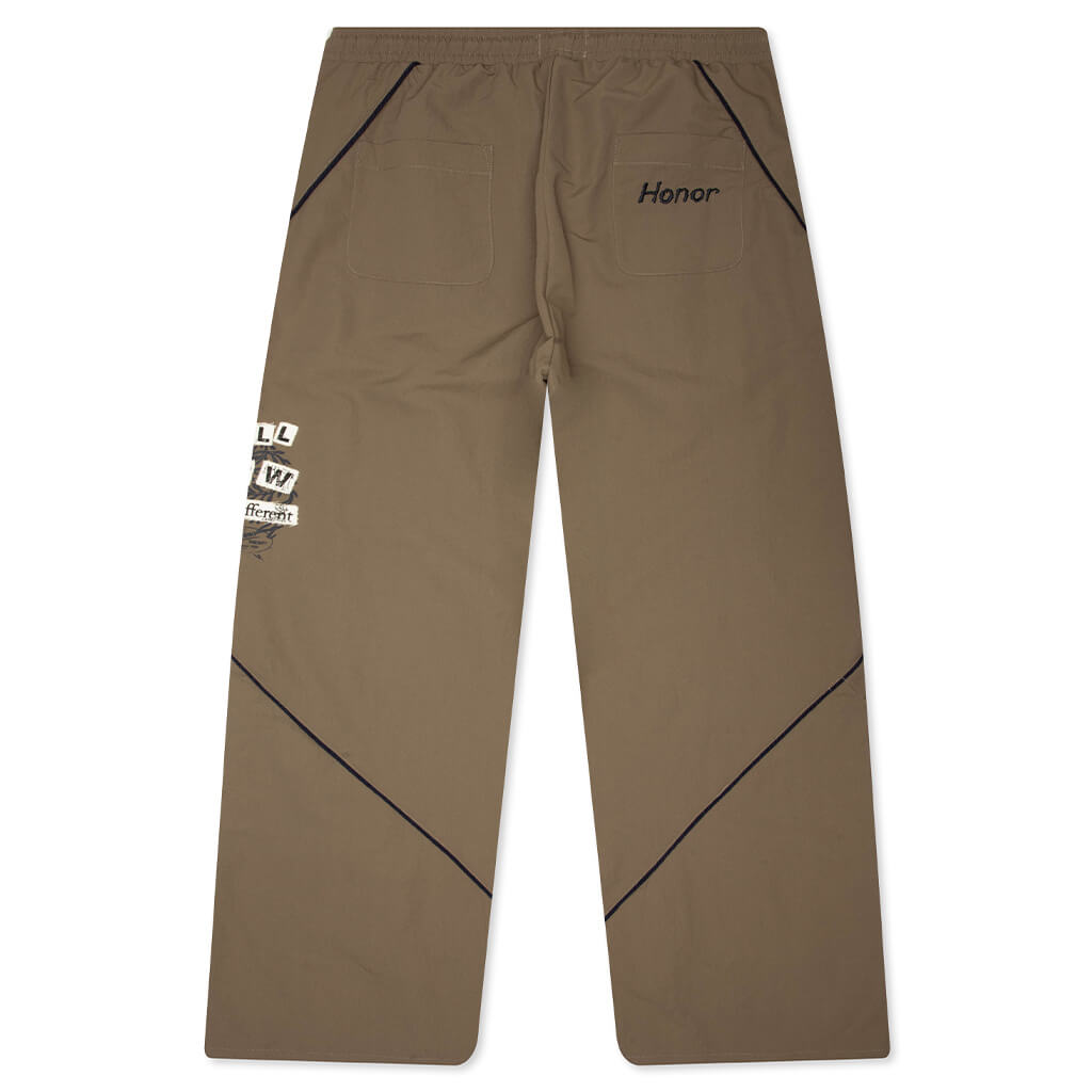 Growth Track Pant - Pebble