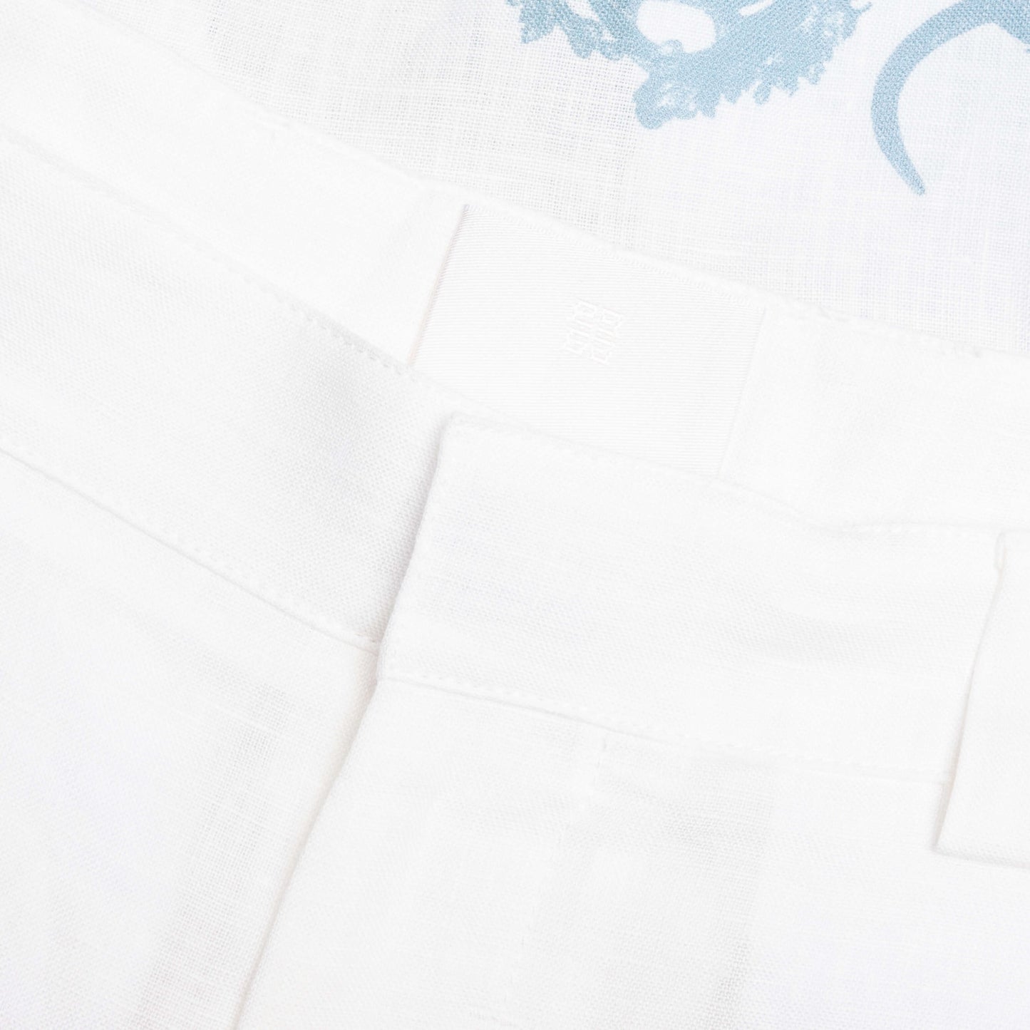 Linen Bermuda Hawaiian Shorts with Hubert Objects Print - Blue/White