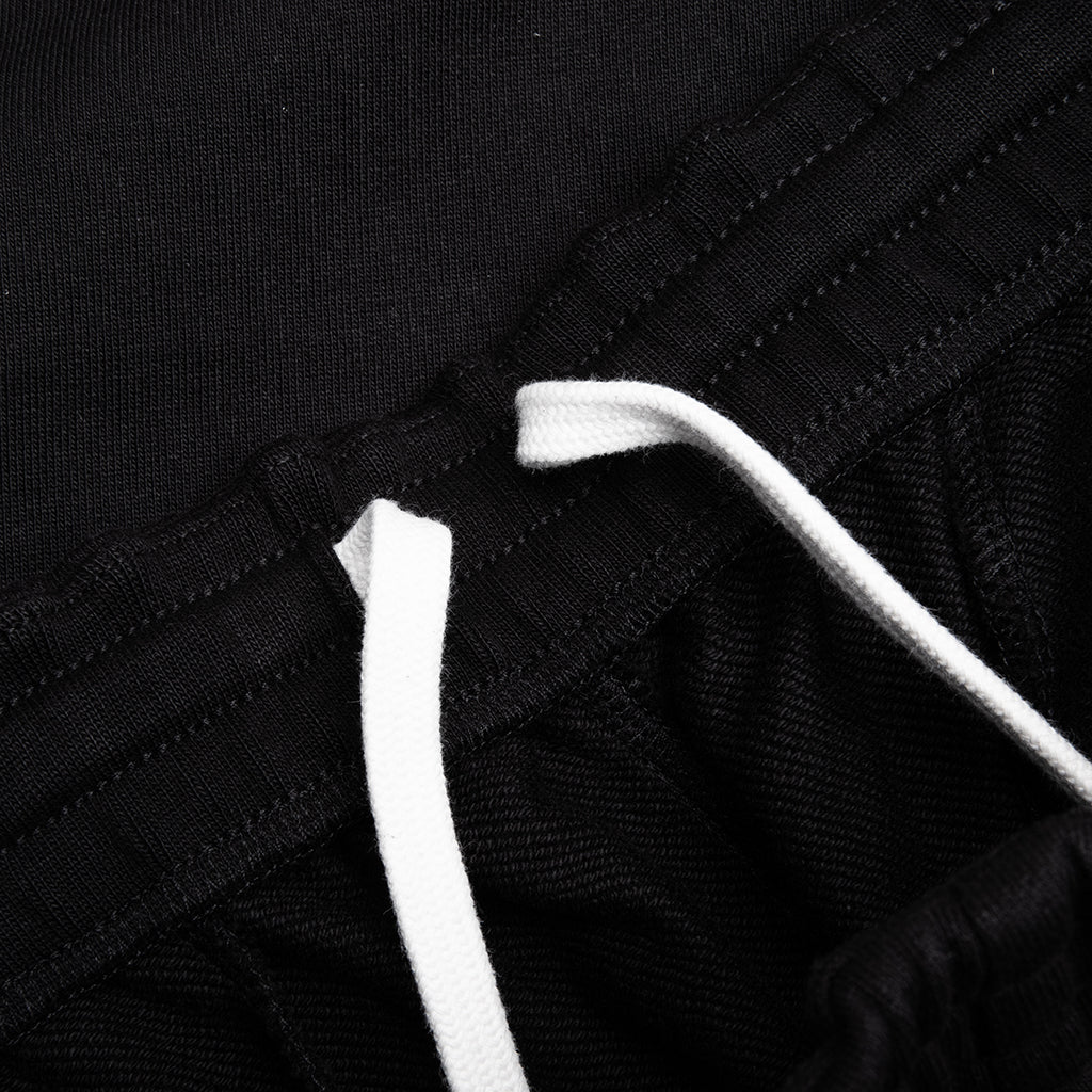 Initial Sweatshorts - Black