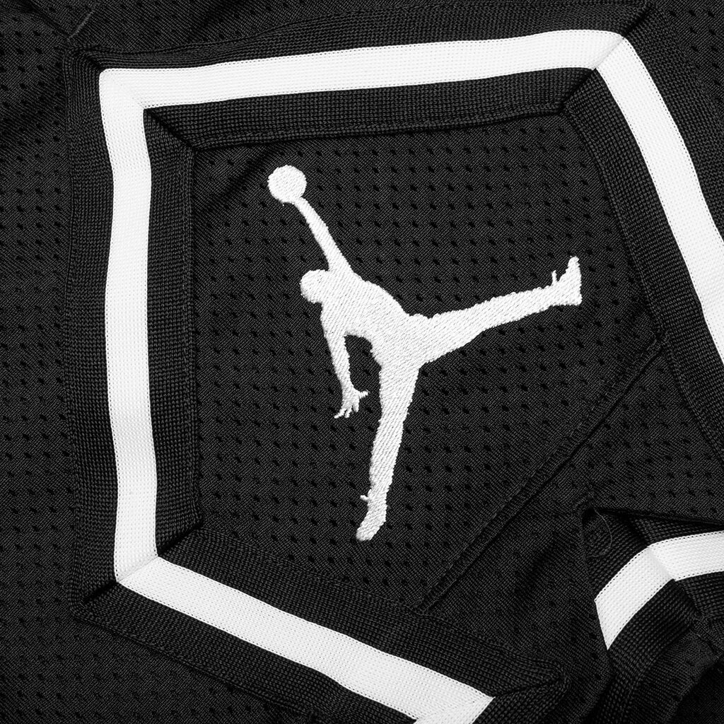 Essentials Statement Diamond Short - Black