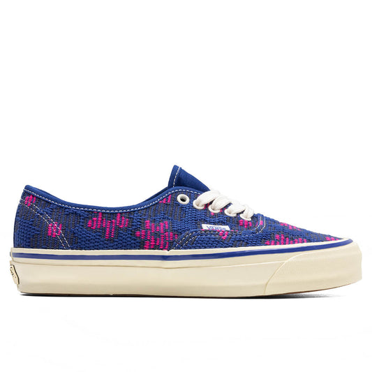 Premium Authentic 44 - Daisy/True Blue