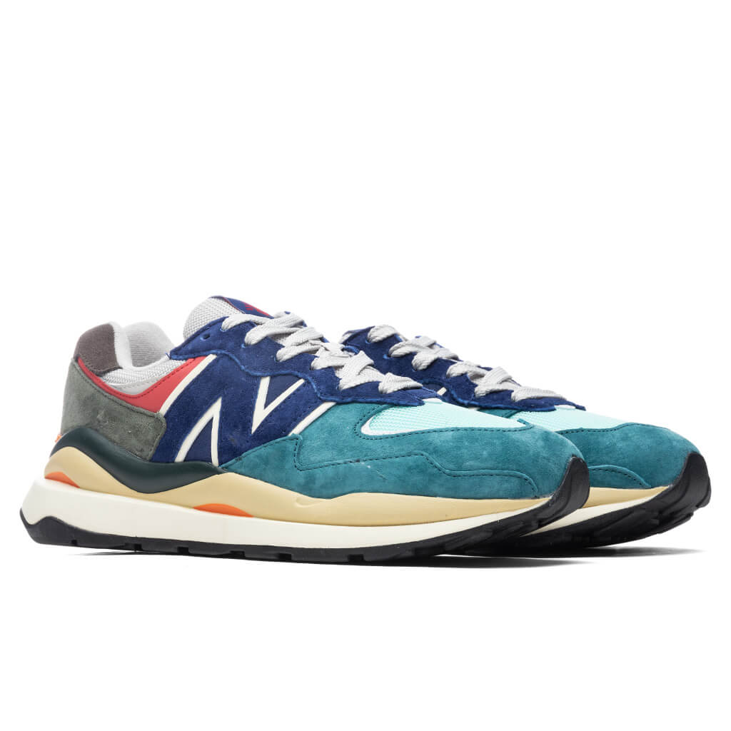 57/40 - Light Cliff Grey/Velocity Red