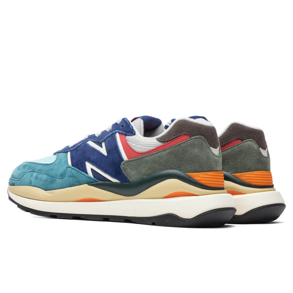 57/40 - Light Cliff Grey/Velocity Red