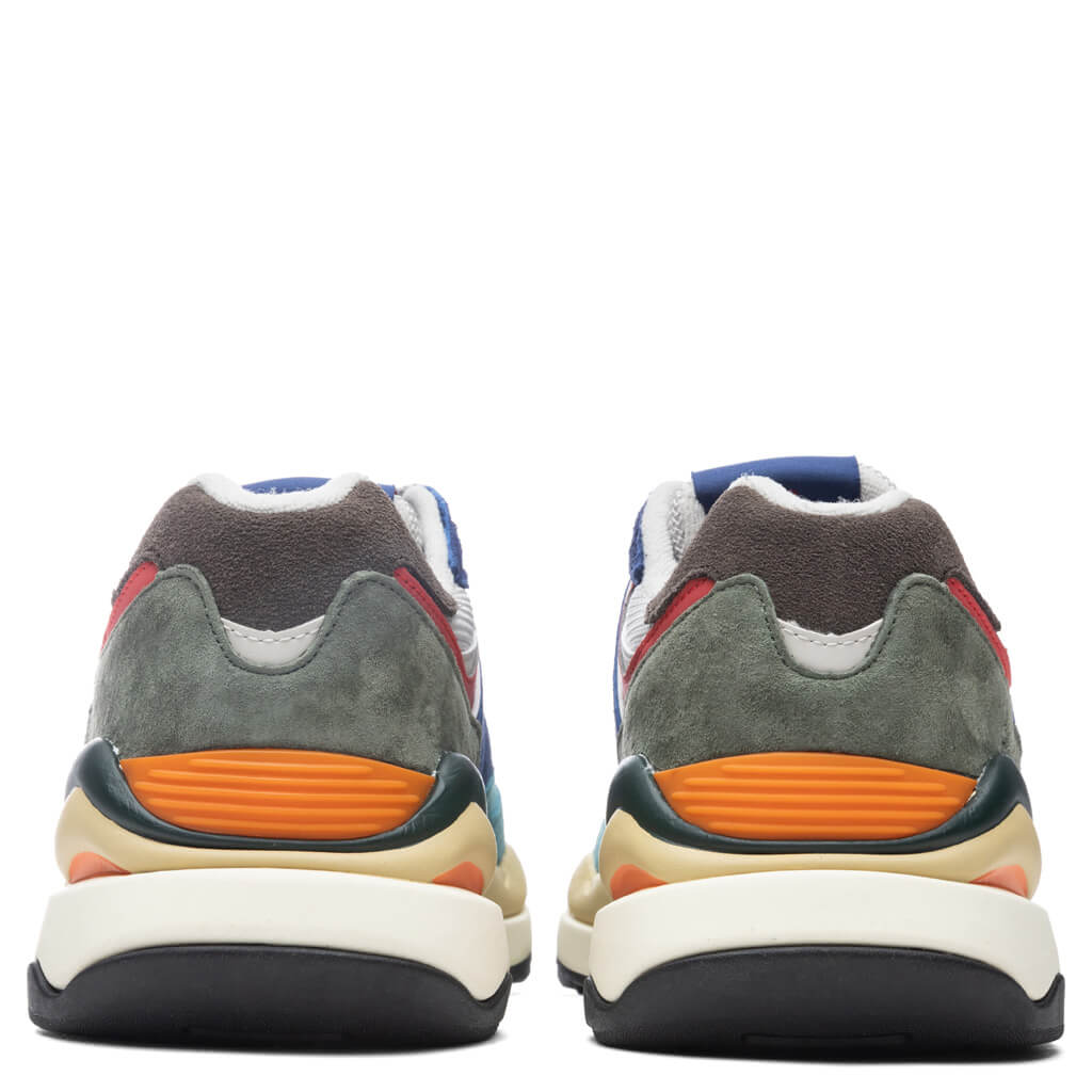 57/40 - Light Cliff Grey/Velocity Red