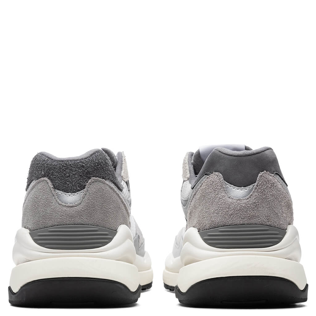 57/40 - Grey/White